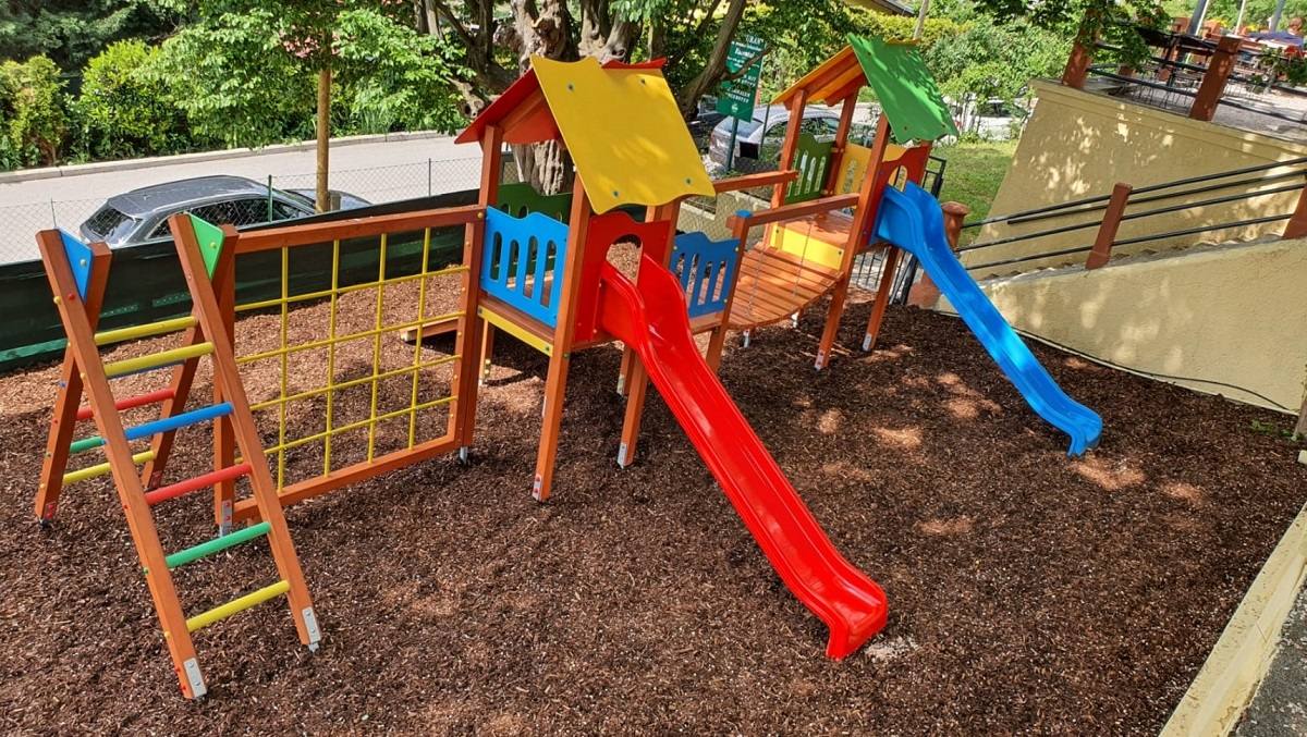 Kinderspielplatz im Außenbereich